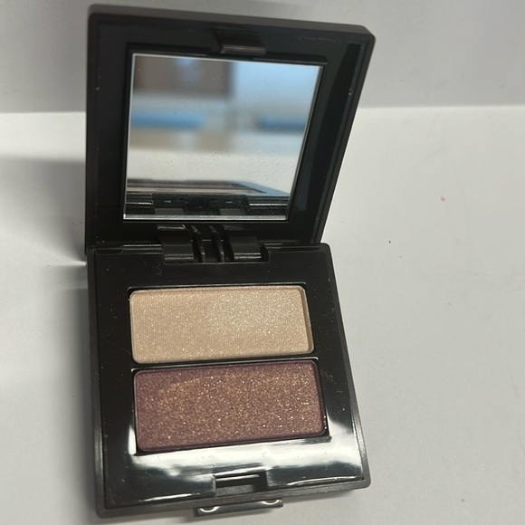 Laura Mercier Stellar African Violet Eyeshadow Duo - New. Full Size - Picture 1 of 3